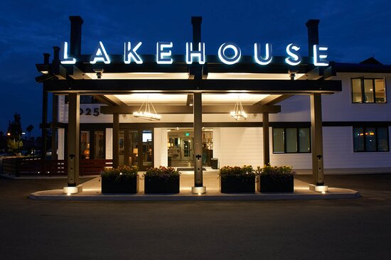 Lakehouse Hotel